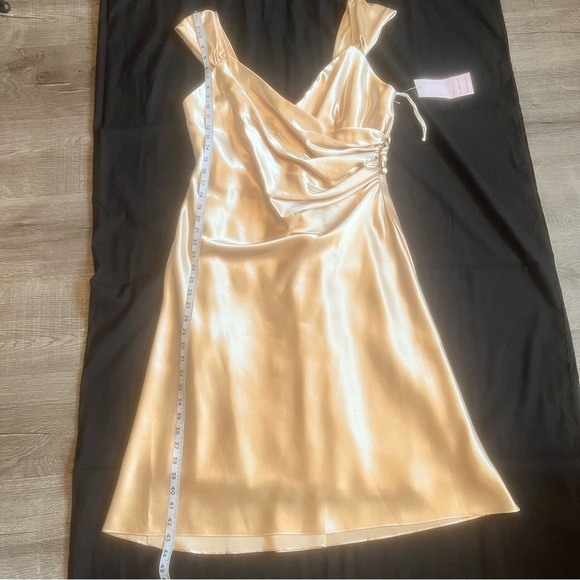Bridal & Evening wear Mother of the bride Elegant Satin Dress in Champagne L - Picture 3 of 13